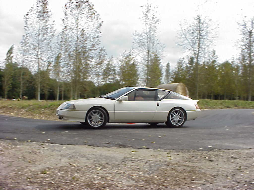 Une GTA Turbo sur le circuit