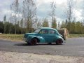 Une 4CV sur le circuit