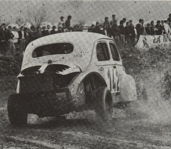 Une 4CV de POP CROSS
