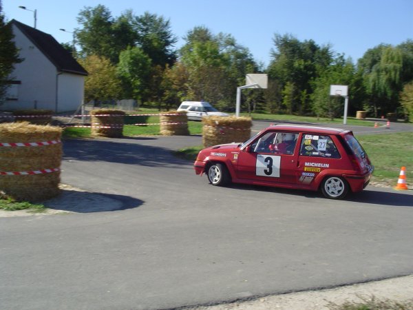 La voiture numro 27